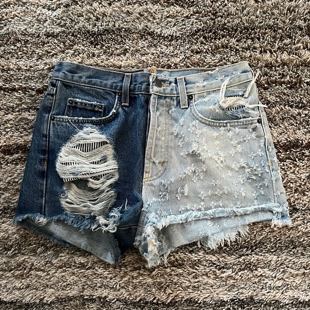 Two tone high waisted denim shorts